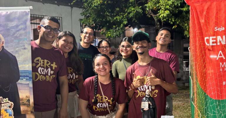 Equipe do Centro MAGIS Amazônia durante a Festa do Seminário São José 2025.