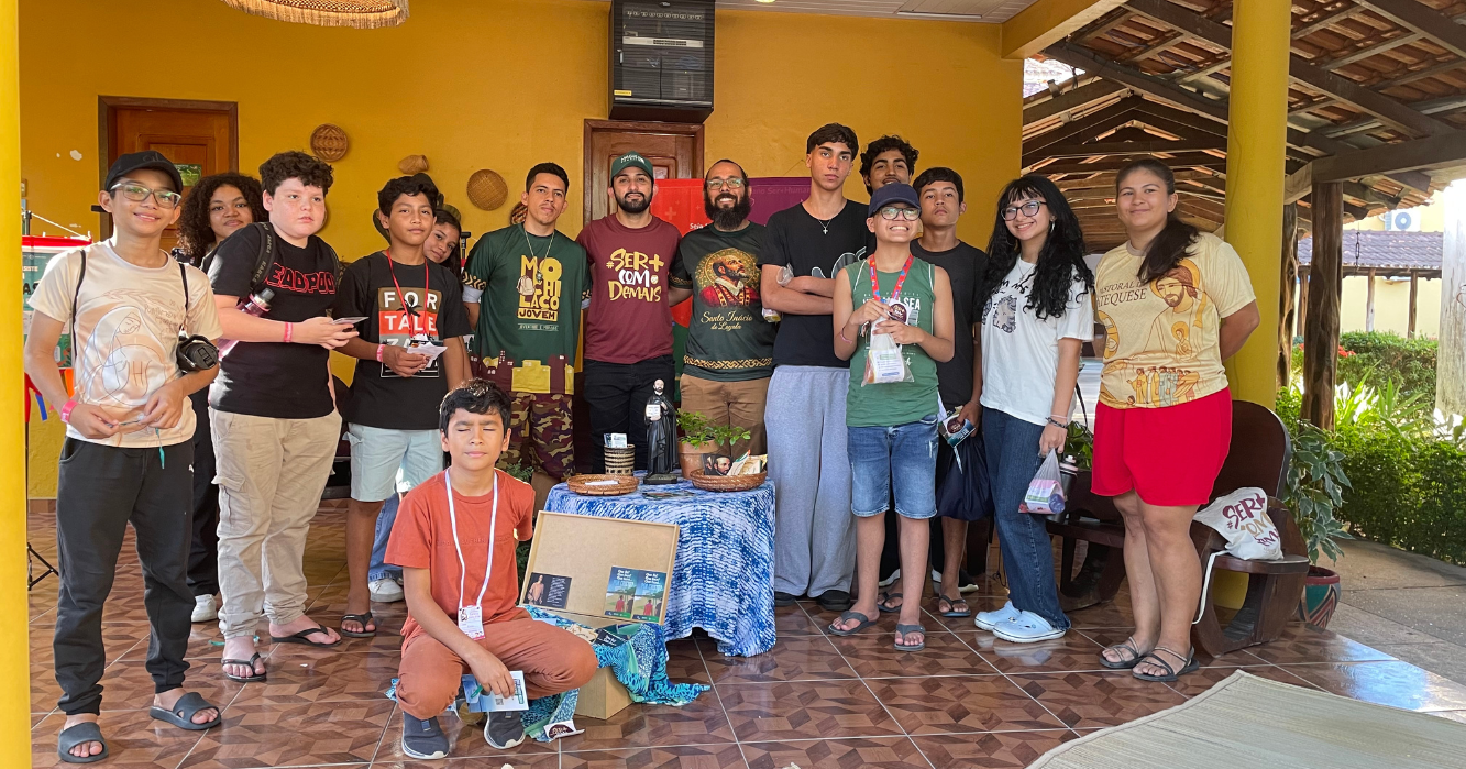 Jovens participam da Tenda Vocacional em Manaus, com presença do Centro MAGIS Amazônia e do Grupo de Acompanhamento Vocacional Inaciano